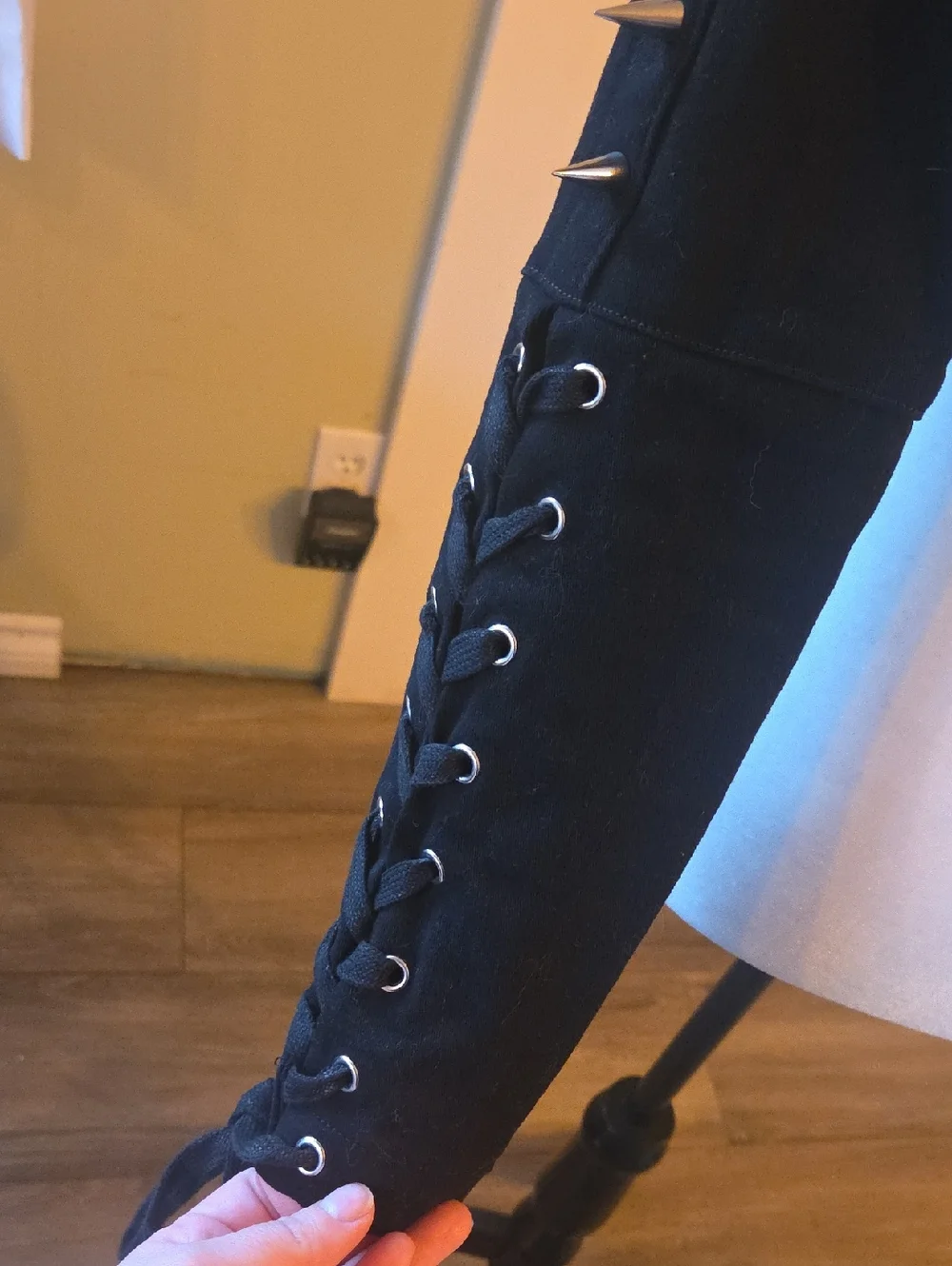 Widow Dream Deceiver Spiked Bolero - Picture 7 of 10